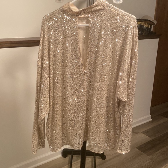 H&M L/XL gold sequin mock neck - Picture 2 of 2